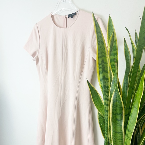 Theory Modern Seamed Shift Dress in Crepe Size 6 Light Pink - Picture 12 of 13